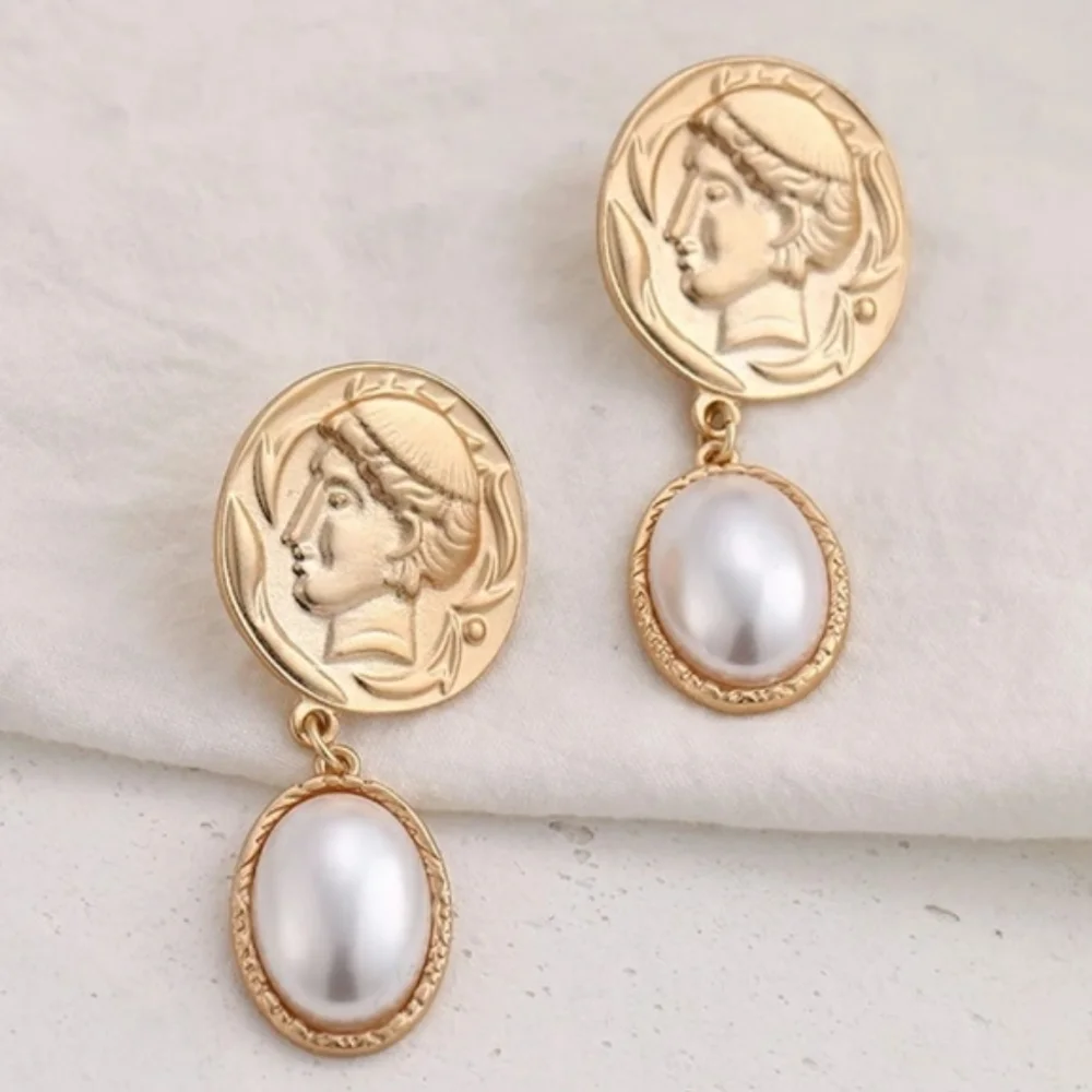 Chic Gold Vintage Portrait Pearl Coin Dangle Earrings